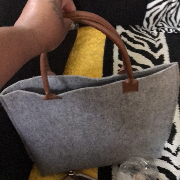 Large tote - Picture 4 of 6